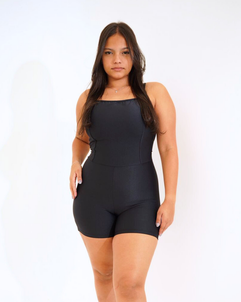 Macacão Curto Modern Preto Aveludado